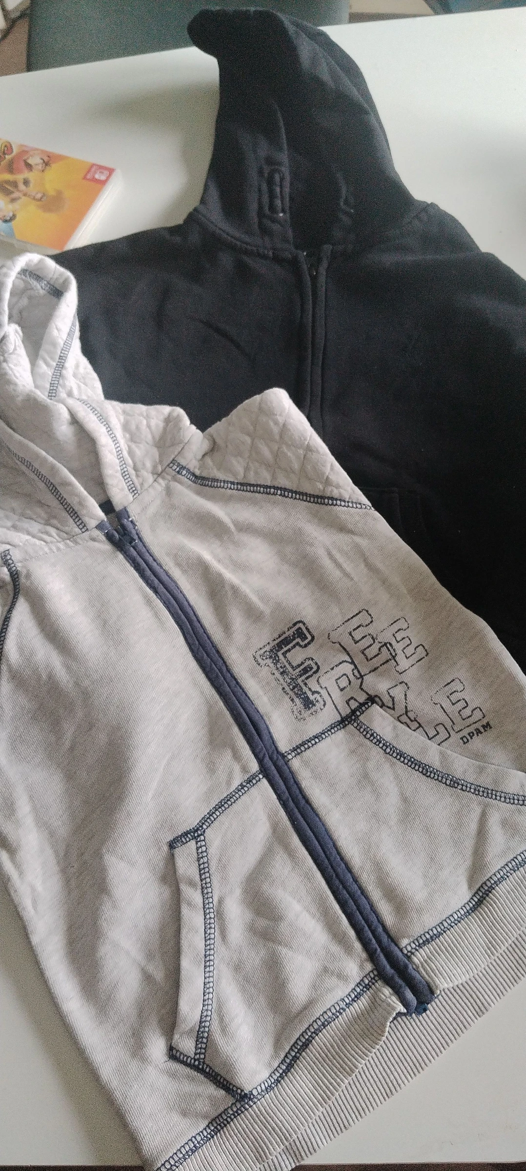 Vend ensemble de veste taille 4 ans 